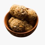 Rolled Oats and Berries Laddu